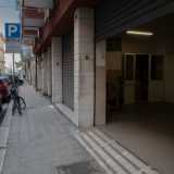 Il ovaiolo che visitiamo � "Bonovo", in via Bonazzi. Individuarlo non � semplice, visto che non ha insegne...
